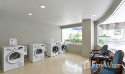 사진들 2 of the Laundry Facilities / Dry Cleaning at Centre Point Hotel Sukhumvit 10