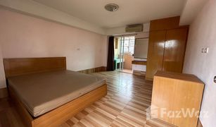 Гостиница, 45 спальни на продажу в Samrong Nuea, Самутпракан 