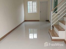 3 Bedroom Townhouse for sale at Golden Town Phaholyothin-Lumlukka, Khu Khot, Lam Luk Ka