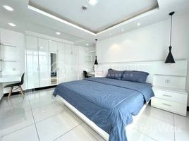 1 спален Квартира в аренду в Fully Furnished 1-Bedroom Serviced Apartment for Rent in BKK3, Tuol Svay Prey Ti Muoy, Chamkar Mon, Пном Пен, Камбоджа