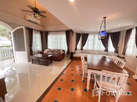 3 спален Дом в аренду в Fantasia Villa 3, Samrong Nuea