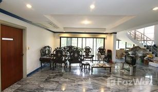 4 Schlafzimmern Haus zu verkaufen in Sala Thammasop, Bangkok Chuanchuen Park Ville