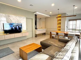 วิลล่า 4 ห้องนอน ให้เช่า ในโครงการ มัณฑนา บางนา - วงแหวน, ดอกไม้, ประเวศ