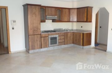 Appartement de 2 pièces à vendre en bon état, lumineux situé dans une résidence sécurisée en plein Guéliz à QQ pas du Carré Eden in Na Menara Gueliz, Marrakech Tensift Al Haouz