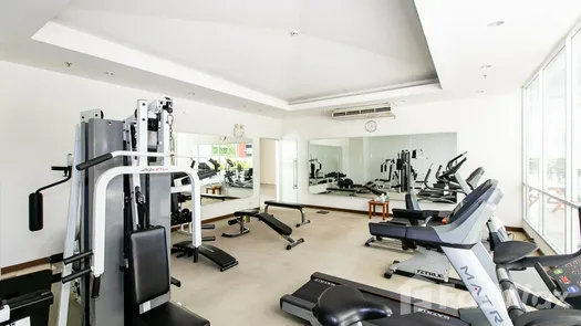 Fotos 1 of the Fitnessstudio at The Rajdamri