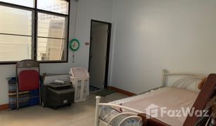 2 Schlafzimmern Reihenhaus zu verkaufen in Taling Chan, Bangkok Pansak Villa