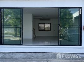 200 m2 Office for sale at Golden Biz Bangna-Kingkaew, Racha Thewa, Bang Phli, Samut Prakan, Thaïlande