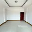 2 Schlafzimmer Reihenhaus zu verkaufen in Ban Klang, Lamphun, Ban Klang, Mueang Lamphun, Lamphun, Thailand