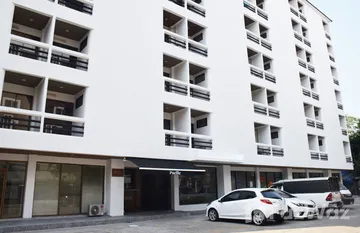 Pacific Apartment S36 in Khlong Tan, 曼谷
