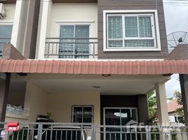 3 Bedroom Townhouse for sale at Sanmanee 9 , Ban Kao, Phan Thong