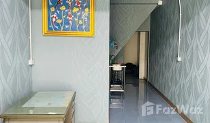 Studio Retail space for sale in Nong Pa Khrang, Chiang Mai 