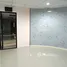 126 SqM Office for rent in Sam Sen Nok, Huai Khwang, Sam Sen Nok