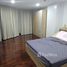Sun Palace Condominium で売却中 2 ベッドルーム マンション, バンカピ, Huai Khwang, バンコク