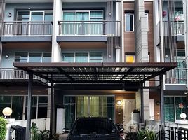 3 Bedroom Townhouse for sale at Town Avenue Time Thakham 16, Samae Dam
