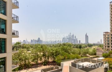Panorama At The Views Tower in The Fairways, Dubai