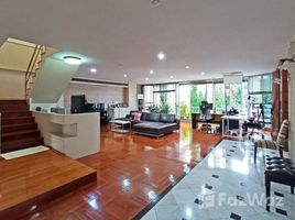 4 Habitación Departamento en venta en Premier Condominium, Khlong Tan