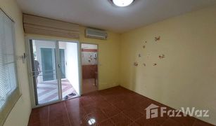 Дом, 3 спальни на продажу в Lam Phak Chi, Бангкок Royal Park Ville Suwinthawong 44