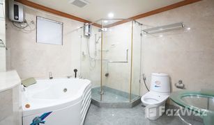 2 Bedrooms Condo for sale in Khlong Tan Nuea, Bangkok Top View Tower