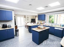 5 спален Дом на продажу в Family Villa Area, Lake Apartments