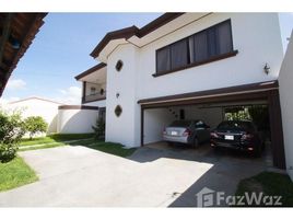 4 Habitación Casa en alquiler en Santa Ana, San José, Santa Ana