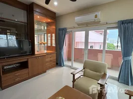 1 Bedroom Condo for sale at The Whitehouse Condotel, Nong Prue