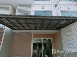 3 Bedroom Townhouse for rent at The Metro Rama 9, Prawet