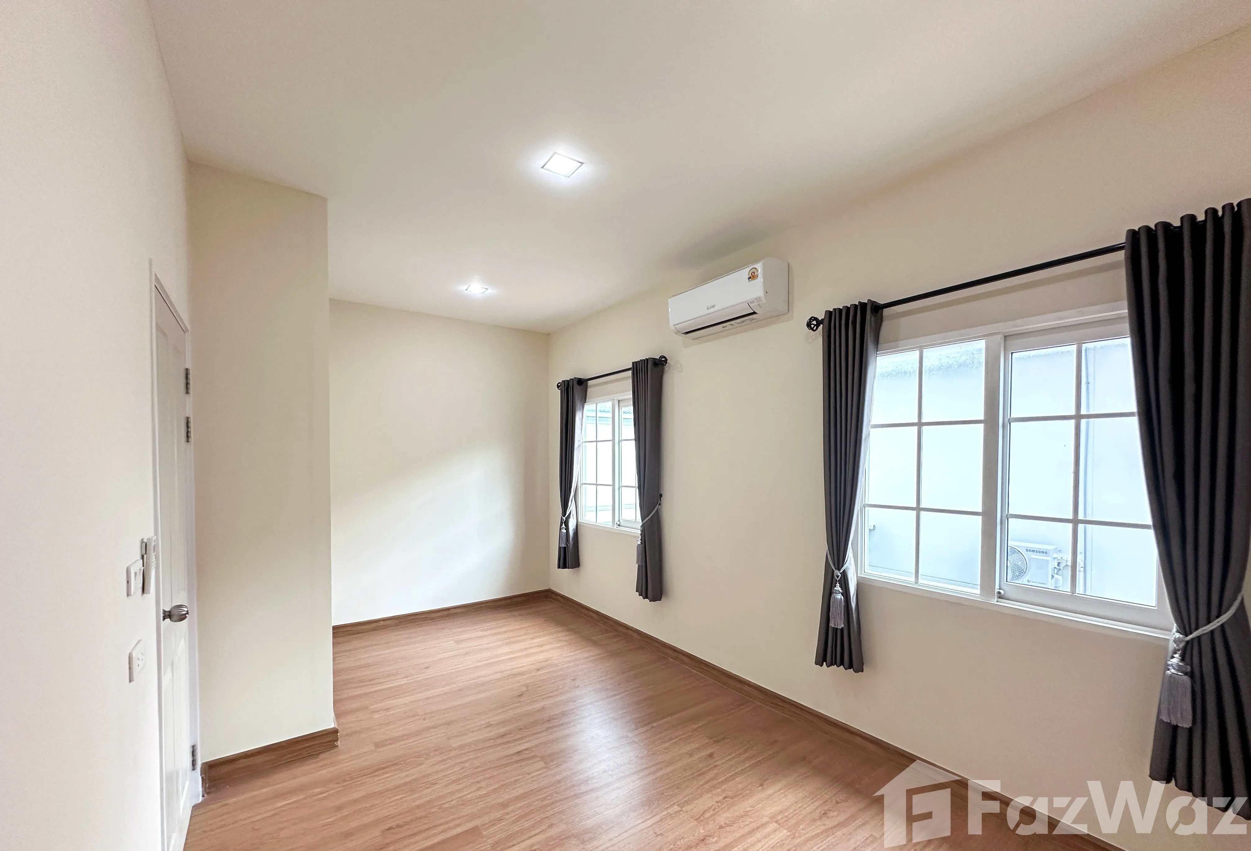 3 Bedroom Townhouse for sale at Golden Town 3 Ladprao - Kasetnawamin — photo 5