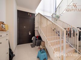 5 спален Таунхаус на продажу в Queens Meadow At Damac Hills, Golf Promenade