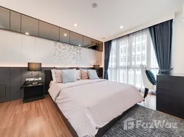 2 Bedroom Condo for rent at The Surawong, Si Phraya
