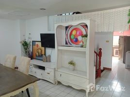 4 спален Таунхаус for sale in CentralPlaza Аэропорт Чианг Мая, Suthep, Nong Phueng