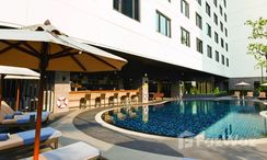 Photo 3 of the Piscine commune at Grand Fortune Hotel Bangkok