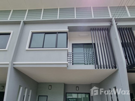 3 Habitación Adosado en venta en Baan Lapawan 23, Lam Pho