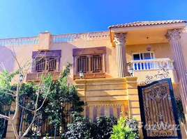 8 chambre Villa à vendre à Royal Maxim., The 5th Settlement, New Cairo City