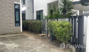 3 Bedrooms House for sale in Tha Kham, Bangkok 