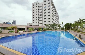 Thonglor Tower in Khlong Tan Nuea, 曼谷