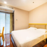 2 спален Квартира в аренду в AP Suites Sukhumvit 33, Khlong Tan Nuea