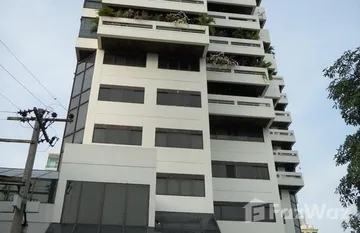 Sukhumvit House in คลองเตยเหนือ, Bangkok