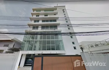 Vanida Apartment Ekkamai in คลองตันเหนือ, Bangkok