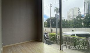 曼谷 Khlong Tan Nuea 39 Boulevard Executive Residence 开间 Retail space 售 