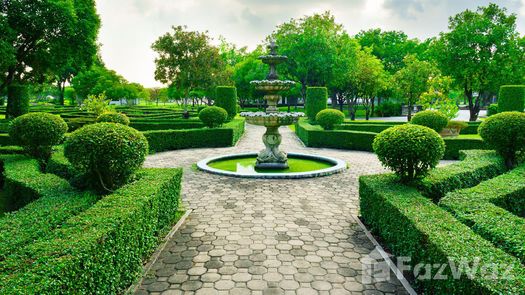 Photos 1 of the Communal Garden Area at The Welton Rama 3