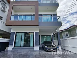 Maison 5 chambre à louer à Phra Khanong Nuea, Bangkok, Phra Khanong Nuea, Watthana, Bangkok, Thaïlande