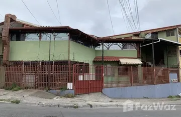 Se vende inmobiliario con apartamentos en San Isidro in , Heredia