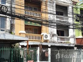 4 Habitación Adosado en alquiler en Bangkok, Chantharakasem, Chatuchak, Bangkok