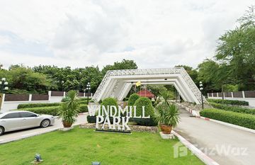 Windmill Park in บางพลีใหญ่, Самутпракан