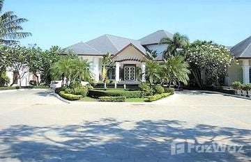 Villa Nakarin in Prawet, Samut Prakan