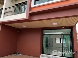 3 Bedroom Townhouse for sale in Bangkok, Khlong Kum, Bueng Kum, Bangkok