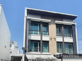 3 Bedroom Townhouse for sale at Baan Klang Muang Chokchai 4, Lat Phrao, Lat Phrao, Bangkok