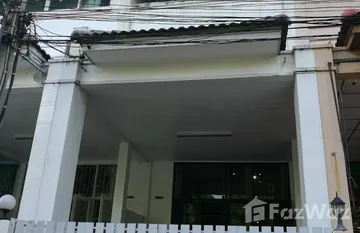 Pacharapon Townhome Village in Bang Phueng, Самутпракан