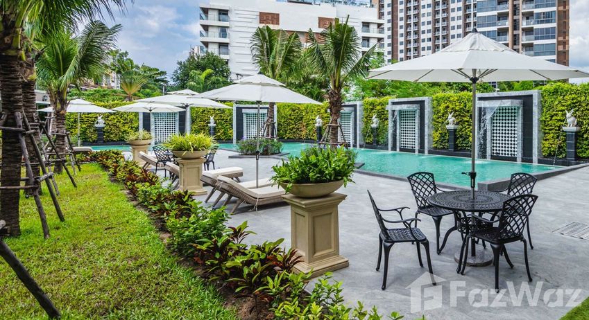 Фото 1 of the Communal Garden Area at Arcadia Center Suites