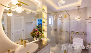 4 Bedrooms Townhouse for sale in Lat Phrao, Bangkok Crystal Ville